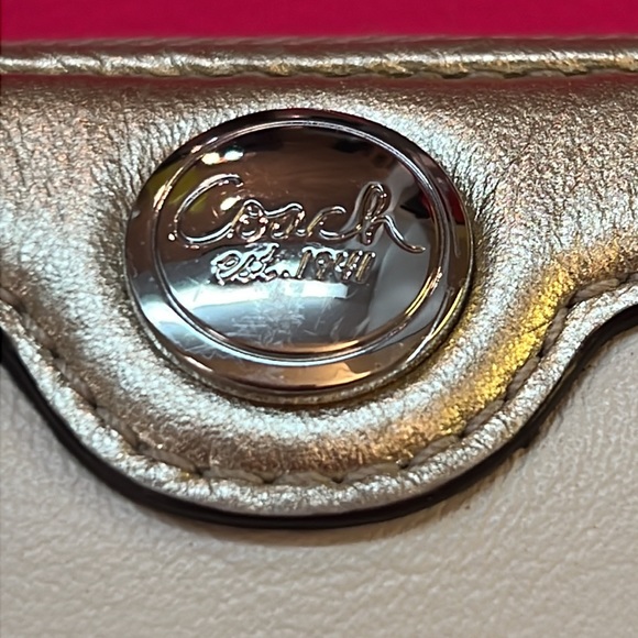 Coach Cream Gold Trim Zip Around Leather Wallet Gently Used Great Condition - Picture 2 of 10